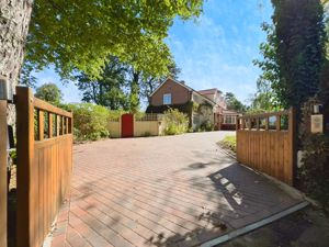 Photo 23- click for photo gallery